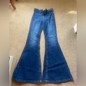 Forever 21 Flare Jeans. High rise, Slim fit. Dark denim.